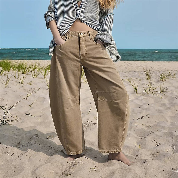 Women’s Barrel Jeans in Beige, front view