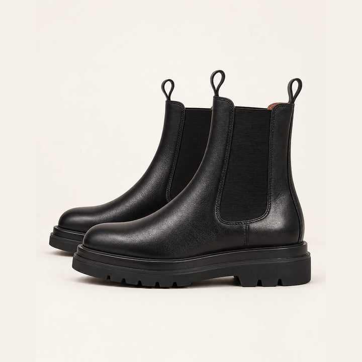 Women's Black Chelsea Boots, front view 3